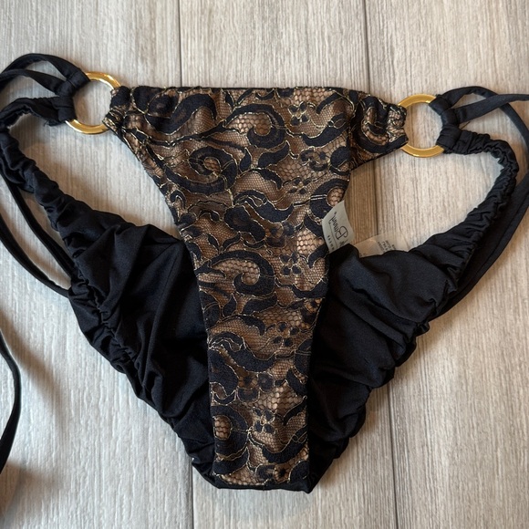 Beach Bunny Bikini - Picture 5 of 6